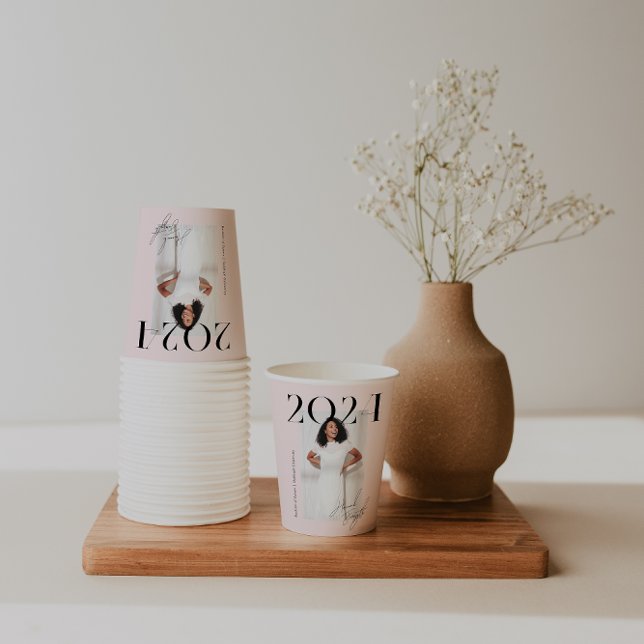 Modernes, stilvolles Magazin | ABSCHLUSS FOTO Pappbecher (Von Creator hochgeladen)