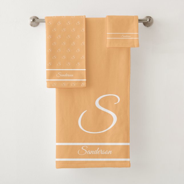 Modernes, stilvolles, robustes, weißes Monogramm Badhandtuch Set (Insitu)