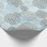Modernes, trendy floral Muster Blau Geschenkpapier<br><div class="desc">Ein hübsches modernes Blumenmuster in Blau- und Grautönen.</div>