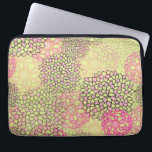 Modernes, trendy floral Muster Laptopschutzhülle<br><div class="desc">Moderne feminine Blumenmuster in Rosa- und Hellgrün-Tönen.</div>