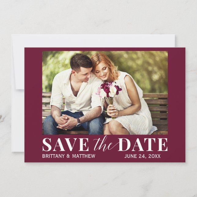 Modernes trendy Foto Burgundy Save The Date (Vorderseite)
