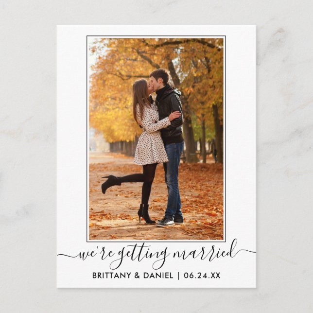 Modernes, trendy Script Save the Date heiraten Postkarte (Vorderseite)