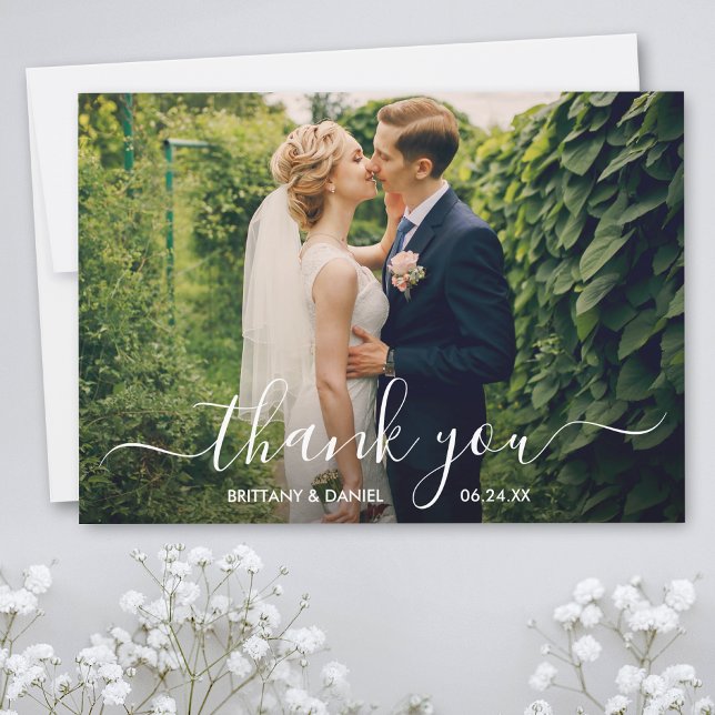 Modernes, trendy Script Wedding Foto Dankeskarte (Customize to add text or more photos to back of card.)