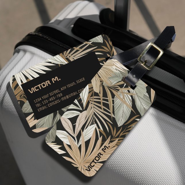 Modernes Tropenleaf Black & Gold Masculin Custom Gepäckanhänger (The chic modern customize luggage tag with foliage pattern features intricate leaf and plant motifs.)
