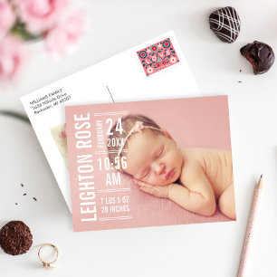 Modernes Typ Baby Girl Foto Weißer Text Geburt Ankündigungspostkarte