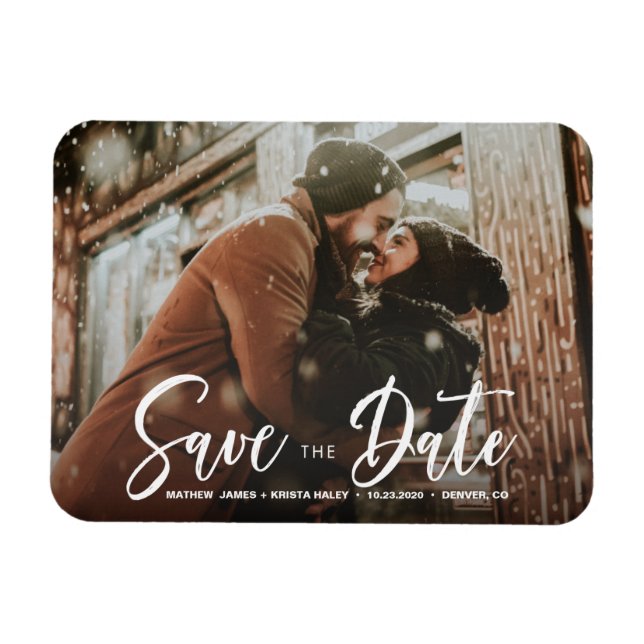 Modernes Typografie-Foto Save the Date Hochzeit Magnet (Horizontal)