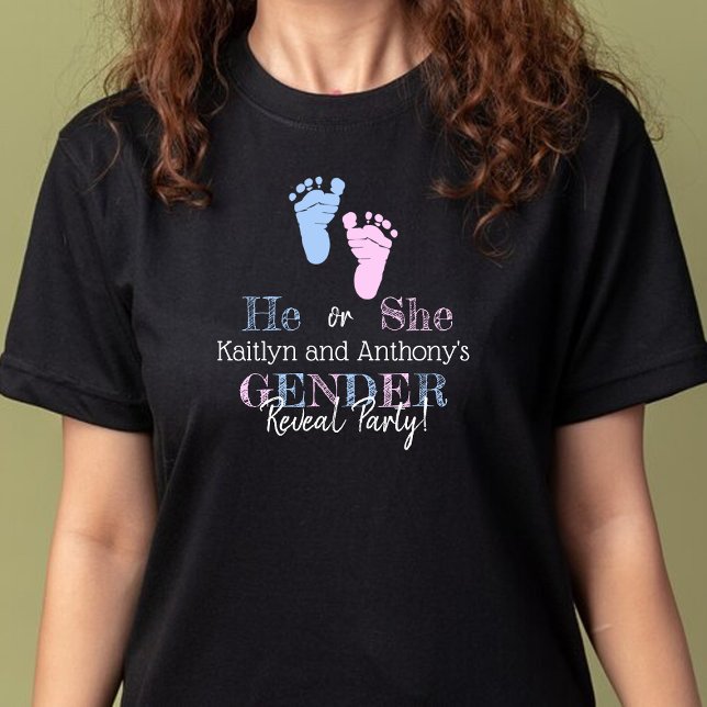 Modernes Typografie Gender Reveal Party! Babyparty T-Shirt (Von Creator hochgeladen)
