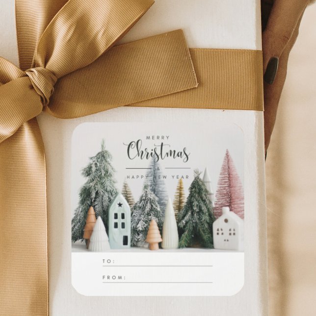 Modernes Weihnachts-Winterschneedorf nach Quadratischer Aufkleber (Von Creator hochgeladen)