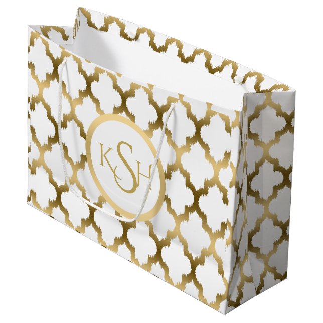 Modernes White & Gold Ikat Quatrefolienmuster Große Geschenktüte (Vorderseite Schrägansicht)
