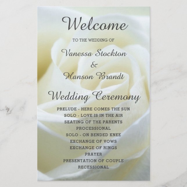 Modernes White Rose Hochzeitsprogramm (Vorderseite)