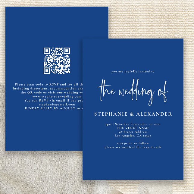 Modernes White Script Blue QR Code Hochzeit Einladung (Front and back view)