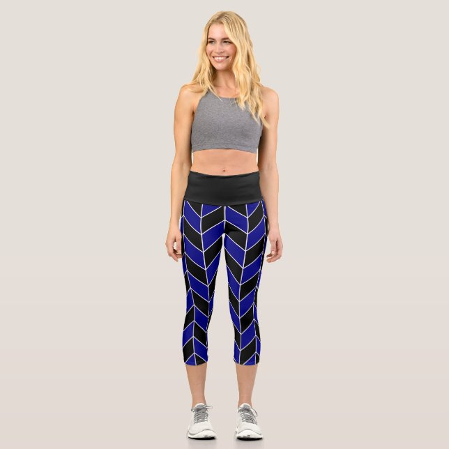 Modernes Zickzack Schwarzes Navy Blue Herringbone  Capri Leggings (Vorderseite)