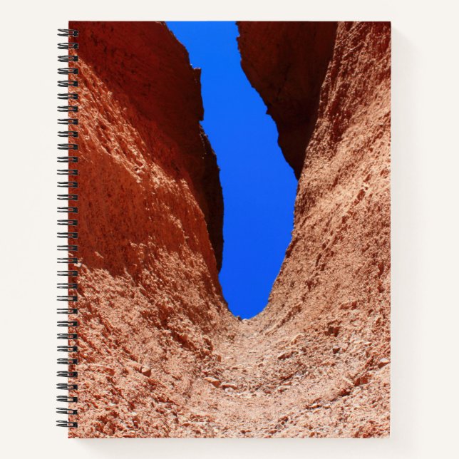 Mojave Canyon – Vertical Desert Sky Notizbuch (Vorderseite)