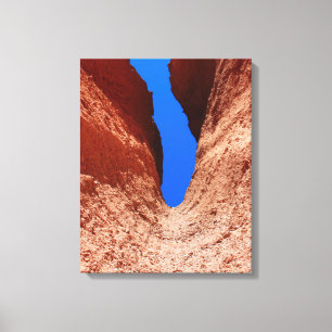 Mojave Canyon – Vertikaler Wüstenhimmel Leinwanddruck