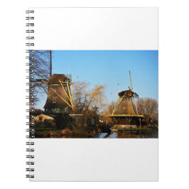 Molens in Nederlands landschap. Notizblock