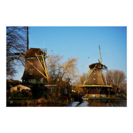 Molens in Nederlands landschap. Poster