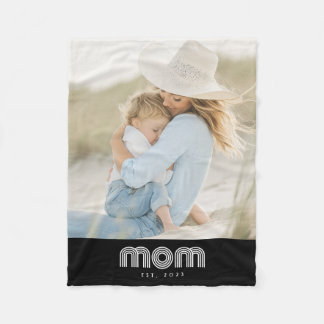 Mom Established Black Modern Retro Script Photo Fleecedecke