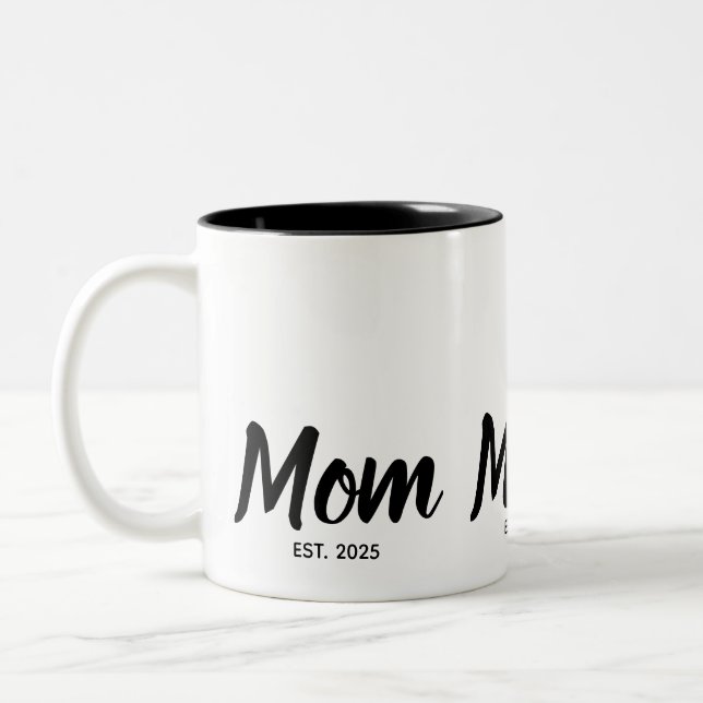  Mom Established Black Script Custom Year Zweifarbige Tasse (Links)