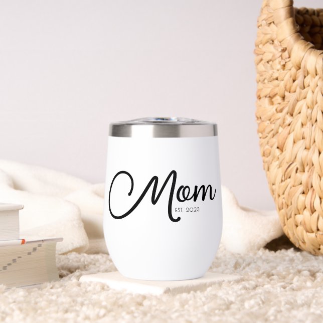 Mom Established New Mom Gift Thermal Wine Tumbler (Wohnzimmer (gedreht))