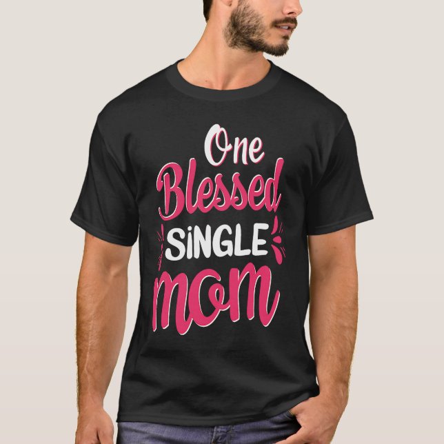 Mom  Fun Quote Sayings Floral Graphic Plus Size  1 T-Shirt (Vorderseite)