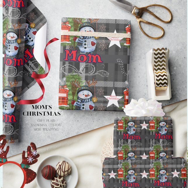 "Mom" Gray Plaid Snowman Christmas Wrapping Paper Geschenkpapier (Mom Gray Plaid Snowman Christmas Wrapping Paper (2))