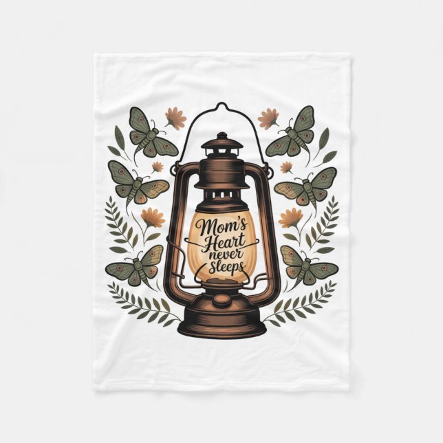 Mom’s Heart Never Sleeps Fleecedecke (Vorderseite)