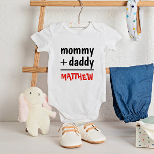 Mommy Daddy Baby Boy Name Red Text Baby Dusche Strampler