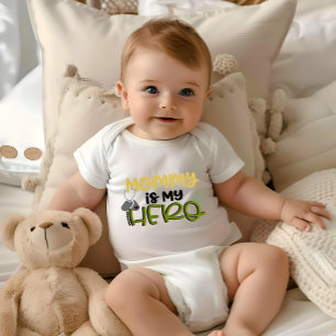 Mommy ist mein Hero Baby Bodysuit Strampler
