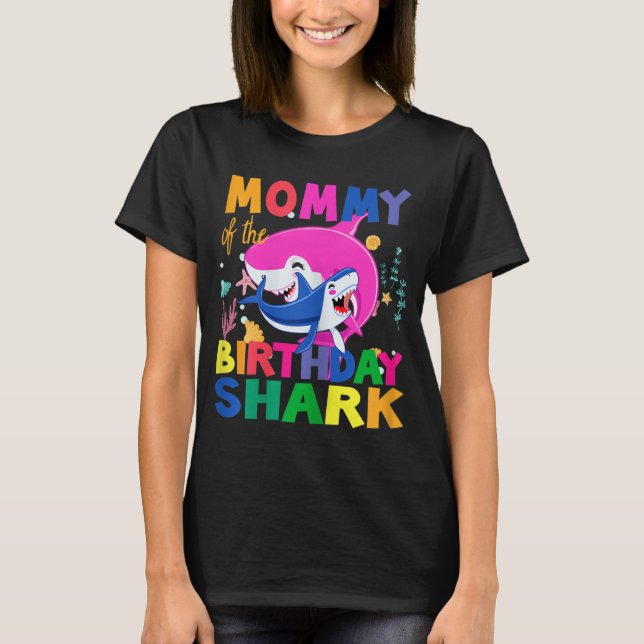 Mommy of the Birthday Shark Geburtstag T-Shirt (Vorderseite)