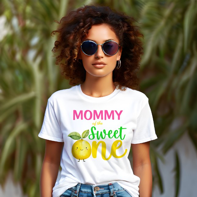 Mommy of the Sweet Ein rosa Limonade Party T-Shirt (Mommy of the Sweet one pink lemonade party T-Shirt personalized birthday shirt party photo props)
