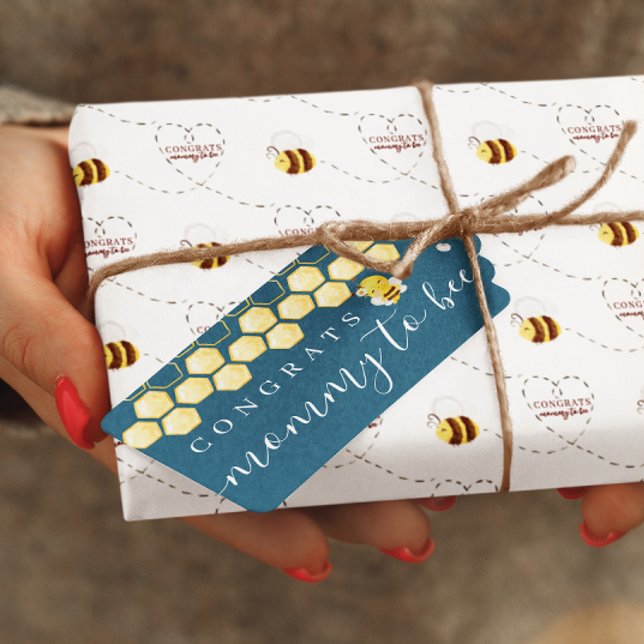 Mommy to Bee Baby Herzlichen Glückwunsch Tag Geschenkanhänger (Congratulate the special mommy to bee with this cute personalized gift tag! Matching collection! )