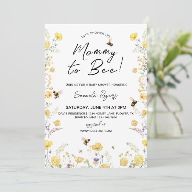 Mommy to Bee Wildlfower Baby Shower Einladung (Stehend Vorderseite)