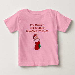 Mommy und Daddy's Weihnachtsgeschenk Baby T-shirt