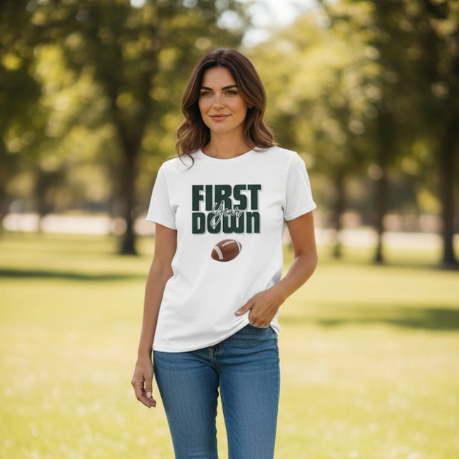 Mommy's First Year Down Football Design T-Shirt (Von Creator hochgeladen)