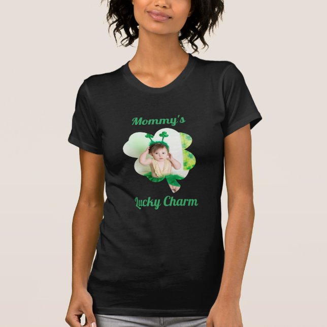 Mommy's Lucky Charm Foto Kleeblatt einfügen T-Shirt (Vorderseite)