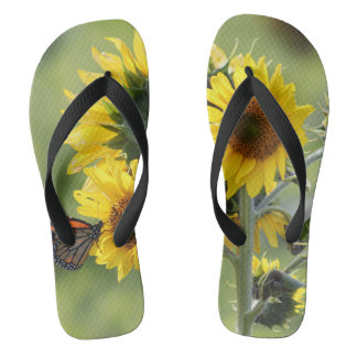 Monarch auf Sonnenblumen drehen Flip Flops