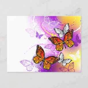 Monarch Butterflies on Purple Background Ankündigungspostkarte