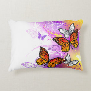 Monarch Butterflies on Purple Background Dekokissen
