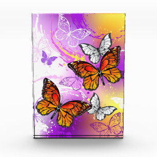 Monarch Butterflies on Purple Background Fotoblock