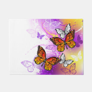 Monarch Butterflies on Purple Background Fußmatte