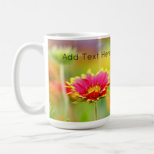 Monarch Butterfly auf der Blume Rot und Gelb Kaffeetasse (Links)