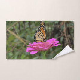 Monarch Butterfly auf der Hübschen rosa Zinnia-Blu Handtuch