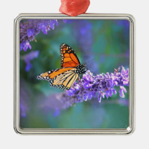 Monarch Butterfly auf Lila lila Blume Ornament Aus Metall
