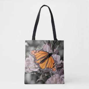Monarch Butterfly auf Mute Pink und Grau Blume