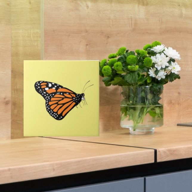 Monarch Butterfly Illustration Orange und Gelb Fliese (Let this elegant monarch butterfly grace your kitchen, bathroom or other tiled space!)