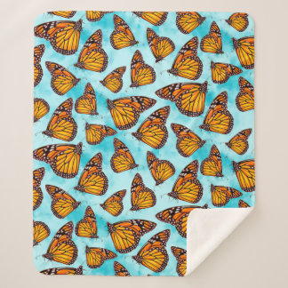 Monarch Butterfly Illustration über Wolken Sherpadecke