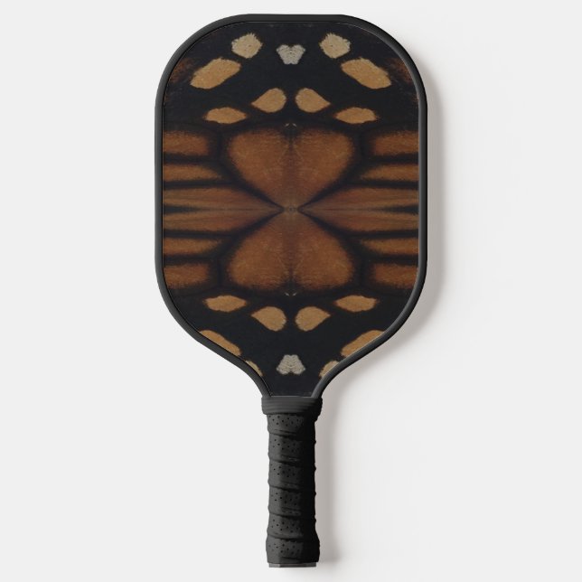 Monarch Butterfly weht Nahes Muster auf Pickleball Schläger (Vorderseite)