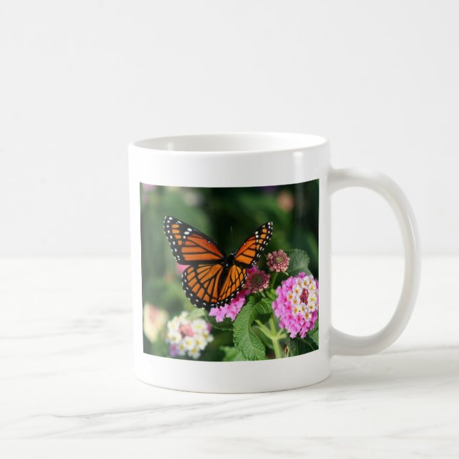 Monarch-Schmetterling auf Lantana-Blume Tasse (Rechts)