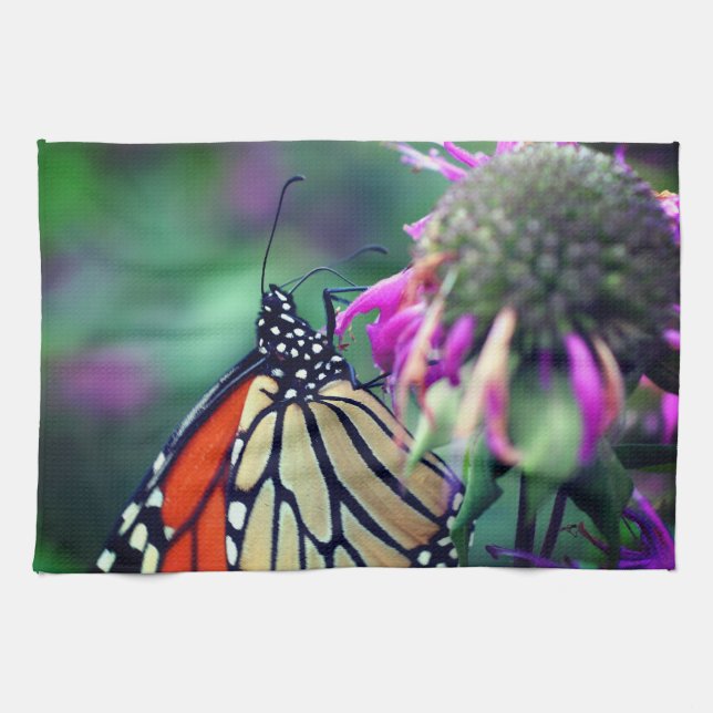 Monarchschmetterling auf der Blume Nah   Geschirrtuch (Horizontal)