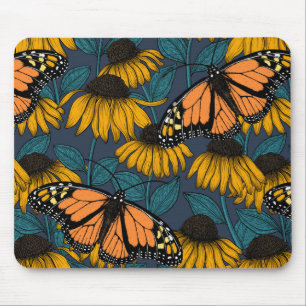 Monarchschmetterling auf gelben Konfektoren Mousepad